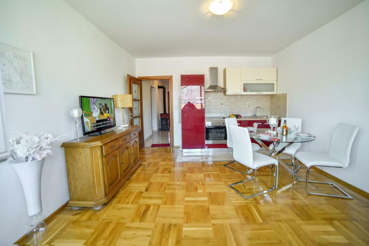 Apartment Ines Sinj Exteriér fotografie